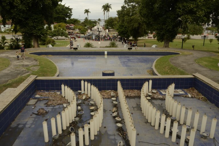 Praça Abandonada em Araruama, RJ