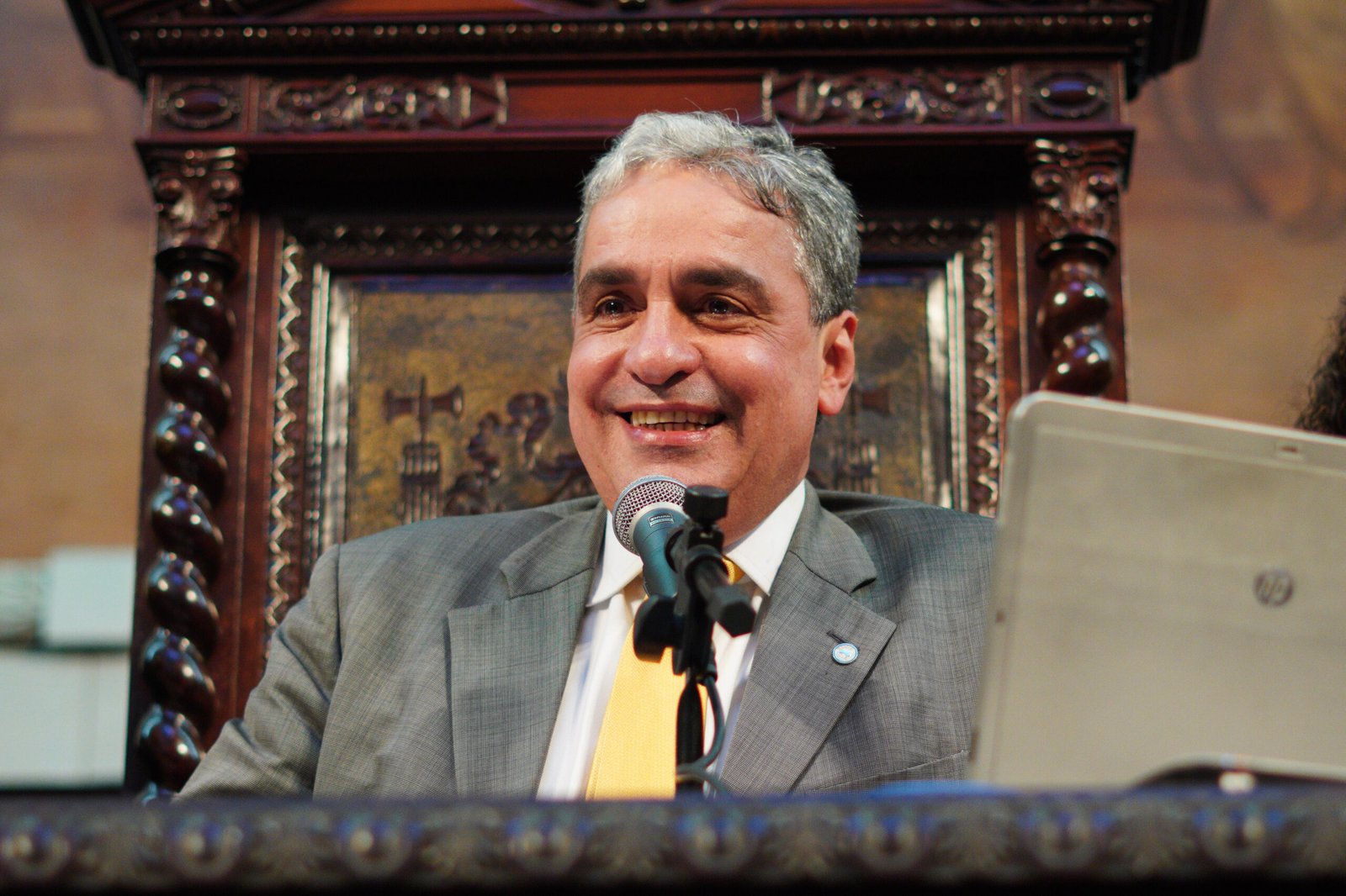 Deputado André Ceciliano.