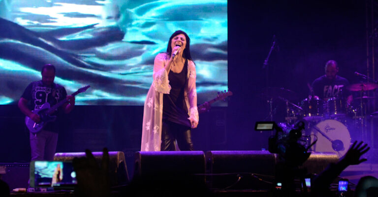 Fernanda Brum / Show