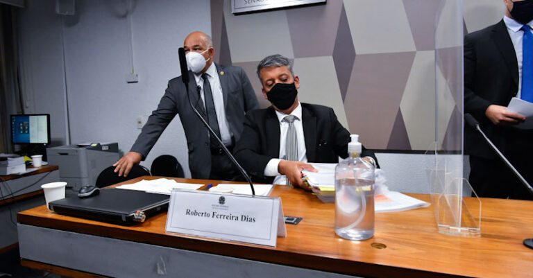 O presidente da CPIPANDEMIA dá voz de prisão a Roberto Ferreira Dias, alegando que o ex-diretor só mentiu em seu depoimento.