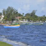 Lagoa de Araruama com barcos - Foto de Richard Souza