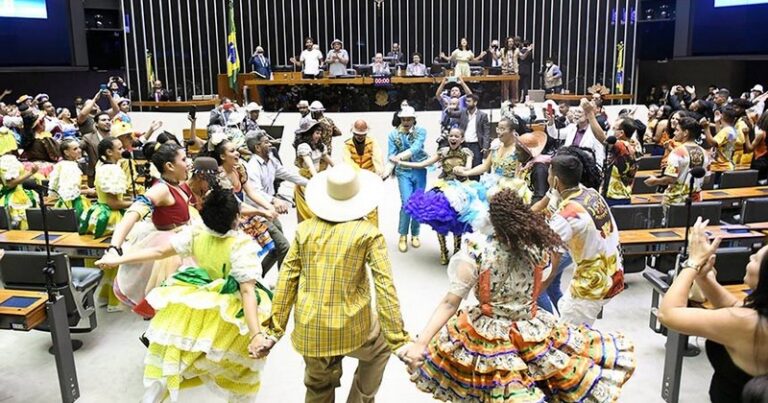 Quadrilhas do Distrito Federal participam de sessão solene do Congresso Nacional - Foto de Jefferson Rudy-Agência Senado