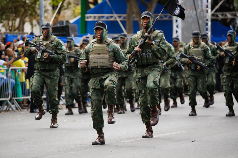 05 (Brasília - DF, 07-09-2022) Fuzileiros Militares da Marinha no Desfile Cívico-Militar por ocasião das Comemorações do Bicentenário da Independência do Brasil - Foto de Alan Santos-PR