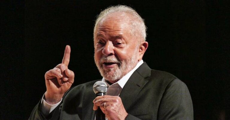 Presidente eleito, Luiz Inácio Lula da Silva (PT), bem humorado - Foto de Roque de Sá-Agência Senado
