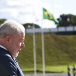 Presidente da República, Luiz Inácio Lula da Silva, de cabeça baixa, pensativo - Foto de Geraldo Magela - Agência Senado