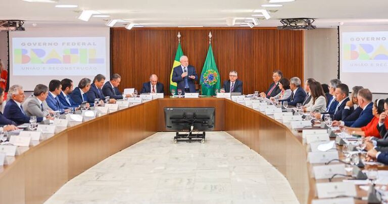 Presidente da República, Luiz Inácio Lula da Silva, durante reunião com Governadores