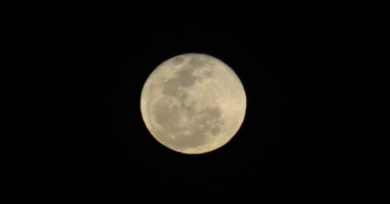Lua por Richard Souza