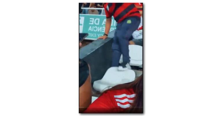 video de torcedor quebrando assento.