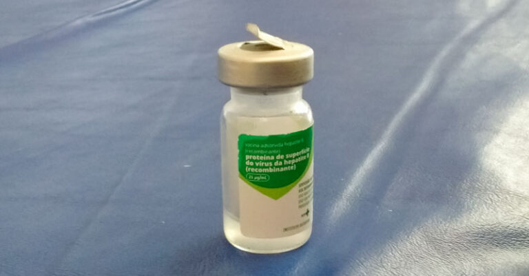 vacina contra hepatite b