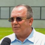 Chiquinho da Educação dando entrevista