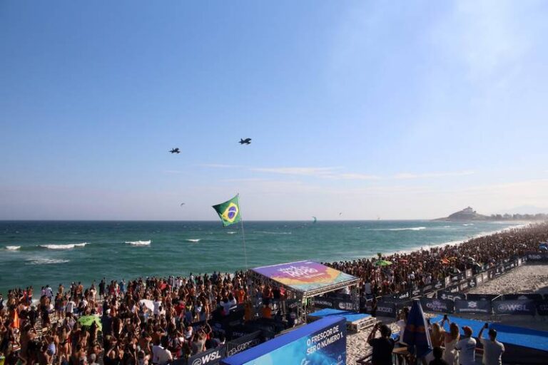 Aeronaves da Marinha no Surfe em Saquarema - WSL-Staff Images