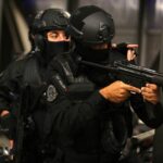 Policiais realizam treinamento de ação com reféns no Terminal Gentileza - Foto Philippe Lima
