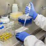 Laboratório realizando exame