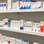 Prateleira de Farmacia