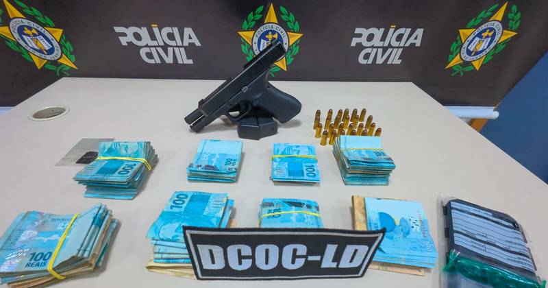 Apreensão de dinheiro e arma com vereador - Foto Divulgação GOVRJ