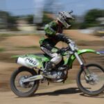Moto em velocidade motocross