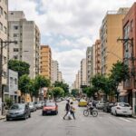 Prédios em rua